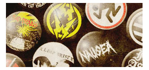 BADGES FREAKS + POP